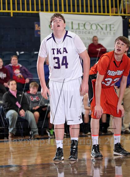 Thumbnail 3 in King's Academy vs. Pigeon Forge (Seymour Christmas Classic) photogallery.