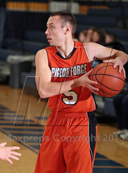 Thumbnail 2 in King's Academy vs. Pigeon Forge (Seymour Christmas Classic) photogallery.
