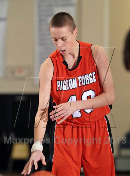 Thumbnail 3 in King's Academy vs. Pigeon Forge (Seymour Christmas Classic) photogallery.