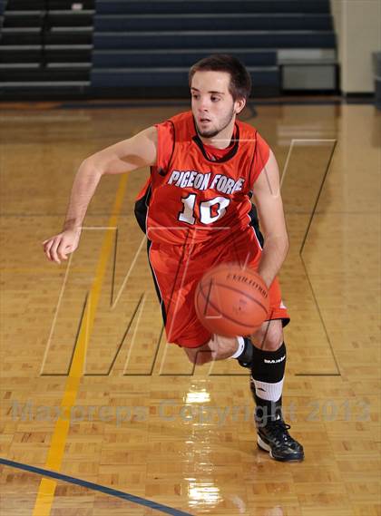 Thumbnail 3 in King's Academy vs. Pigeon Forge (Seymour Christmas Classic) photogallery.