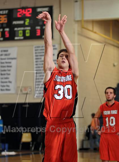 Thumbnail 2 in King's Academy vs. Pigeon Forge (Seymour Christmas Classic) photogallery.