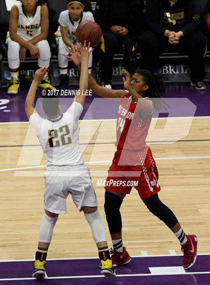 Thumbnail 2 in Mater Dei @ Vanden (CIF State Division 2 Final) photogallery.