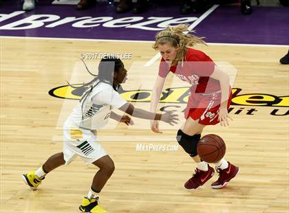 Thumbnail 3 in Mater Dei @ Vanden (CIF State Division 2 Final) photogallery.