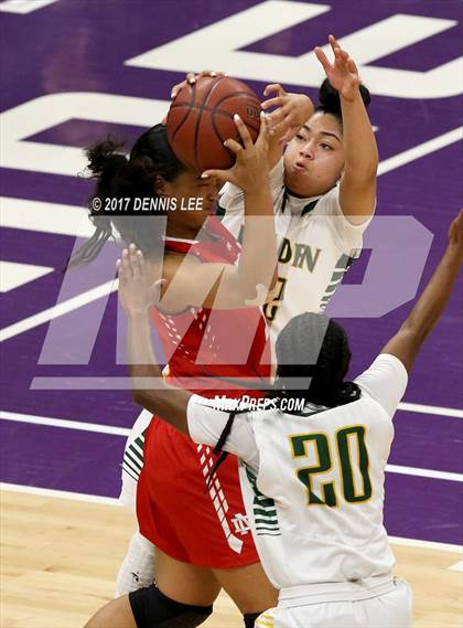 Thumbnail 3 in Mater Dei @ Vanden (CIF State Division 2 Final) photogallery.