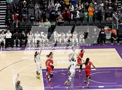 Thumbnail 2 in Mater Dei @ Vanden (CIF State Division 2 Final) photogallery.