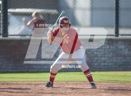 Thumbnail 2 in El Modena @ Esperanza photogallery.