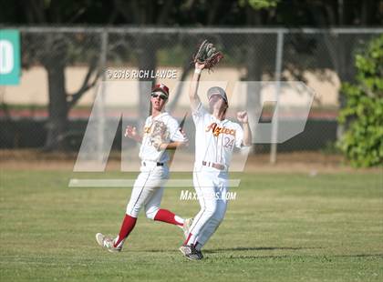 Thumbnail 2 in El Modena @ Esperanza photogallery.