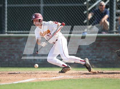 Thumbnail 2 in El Modena @ Esperanza photogallery.