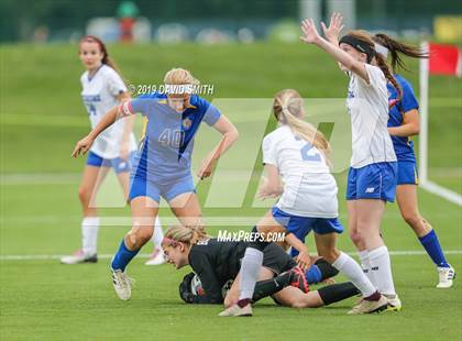 Thumbnail 2 in Duchesne vs. St. Vincent (MSHSAA Class 1 Championship) photogallery.