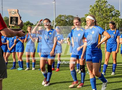 Thumbnail 2 in Duchesne vs. St. Vincent (MSHSAA Class 1 Championship) photogallery.