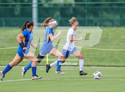 Thumbnail 1 in Duchesne vs. St. Vincent (MSHSAA Class 1 Championship) photogallery.