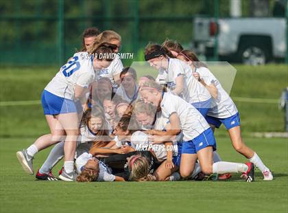 Thumbnail 3 in Duchesne vs. St. Vincent (MSHSAA Class 1 Championship) photogallery.