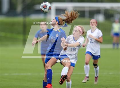 Thumbnail 1 in Duchesne vs. St. Vincent (MSHSAA Class 1 Championship) photogallery.