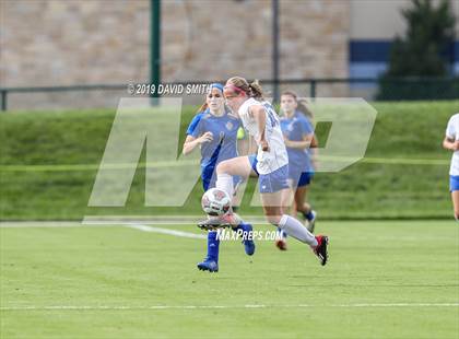 Thumbnail 1 in Duchesne vs. St. Vincent (MSHSAA Class 1 Championship) photogallery.
