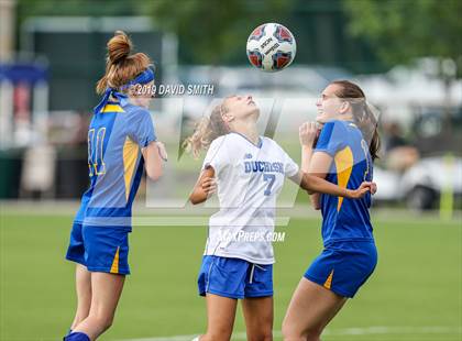 Thumbnail 2 in Duchesne vs. St. Vincent (MSHSAA Class 1 Championship) photogallery.