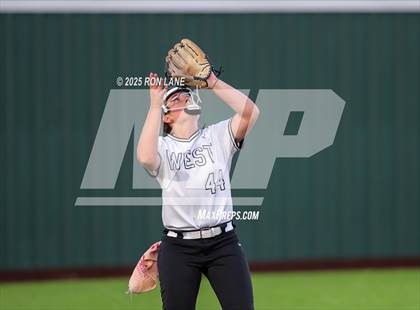 Thumbnail 1 in Westmoore @ Mustang photogallery.