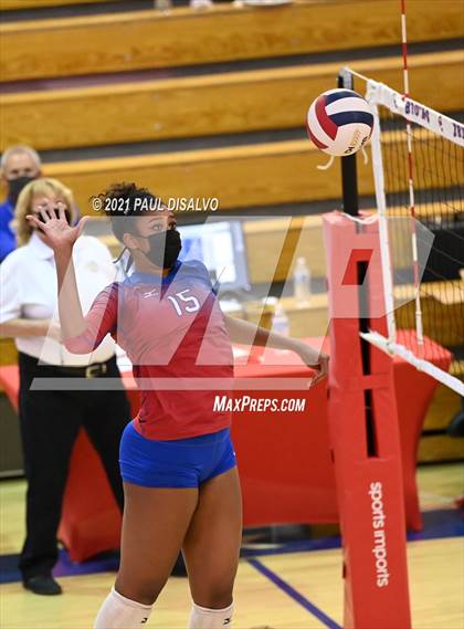 Thumbnail 2 in Valor Christian @ Cherry Creek (CHSAA 5A Region 5) photogallery.