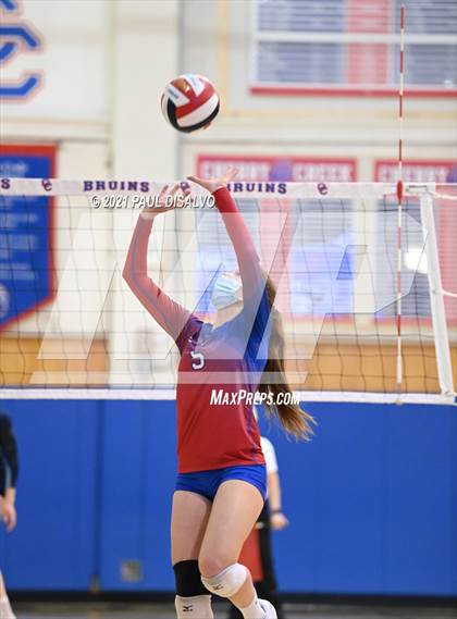 Thumbnail 3 in Valor Christian @ Cherry Creek (CHSAA 5A Region 5) photogallery.