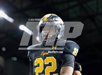 Thumbnail 1 in Paradise vs. Malakoff (UIL 3A D1 Semifinal) photogallery.