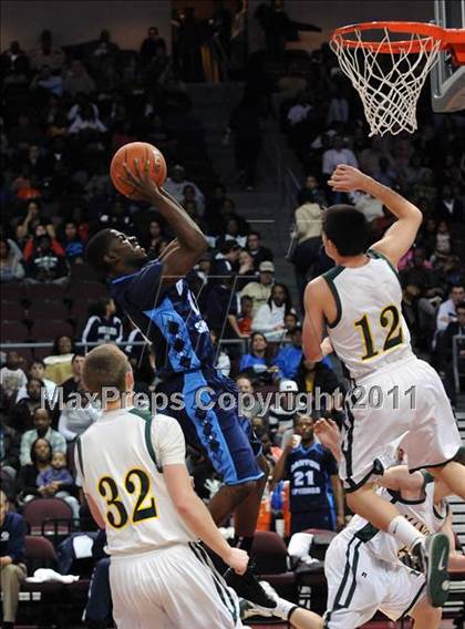 Thumbnail 3 in Bishop Manogue vs. Canyon Springs (NIAA D4A Final) photogallery.