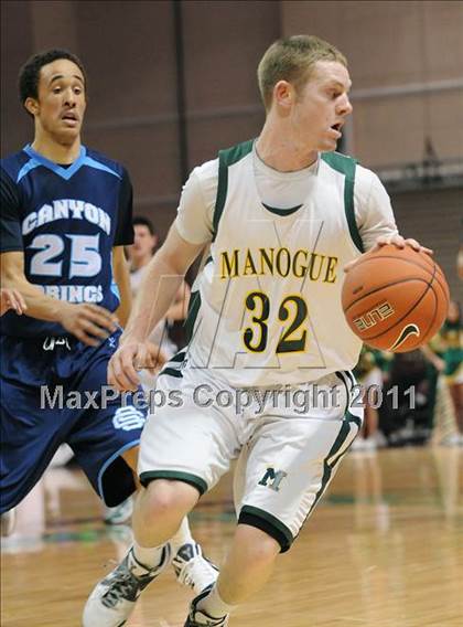 Thumbnail 2 in Bishop Manogue vs. Canyon Springs (NIAA D4A Final) photogallery.