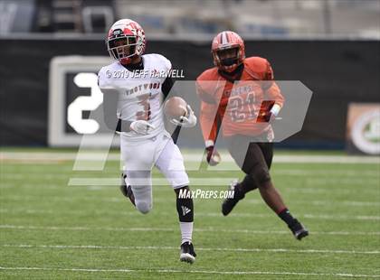 Thumbnail 2 in Mansfield Senior vs. Trotwood-Madison (OHSAA D3 Final)  photogallery.