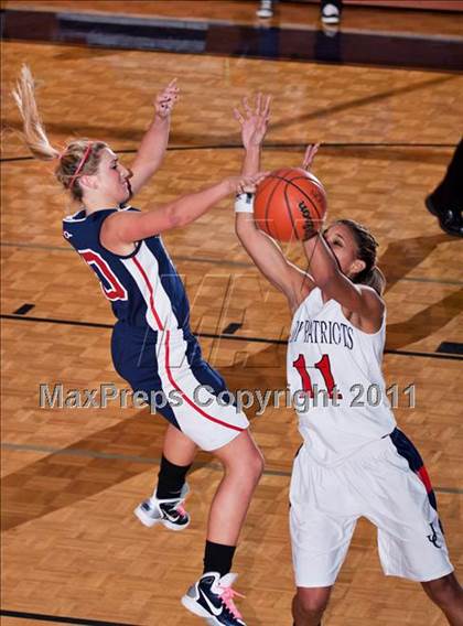 Thumbnail 3 in South Doyle vs Jefferson County (2-AAA District Playoff) photogallery.