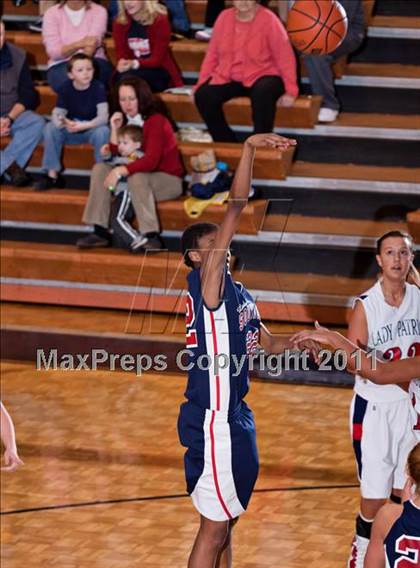 Thumbnail 2 in South Doyle vs Jefferson County (2-AAA District Playoff) photogallery.