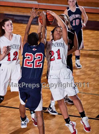 Thumbnail 3 in South Doyle vs Jefferson County (2-AAA District Playoff) photogallery.