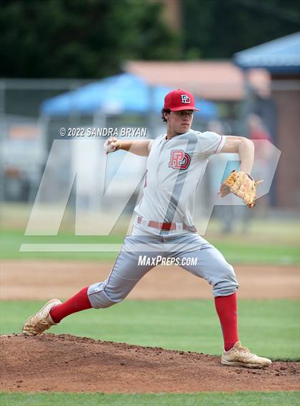 Thumbnail 3 in Charlotte Catholic vs. Providence Day photogallery.