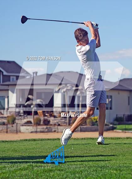 Thumbnail 2 in CHSAA 4A State Championship - Day 2 photogallery.