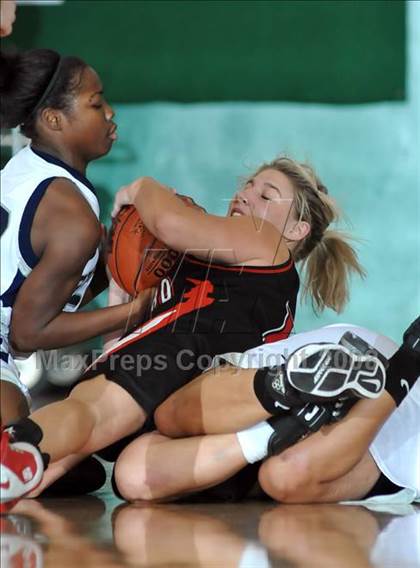 Thumbnail 1 in Hanford vs. Summit (Ladycat Classic) photogallery.