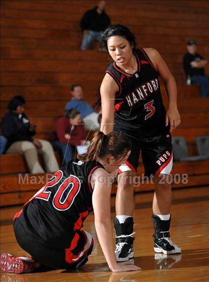 Thumbnail 3 in Hanford vs. Summit (Ladycat Classic) photogallery.