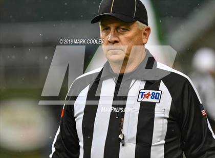 Thumbnail 1 in Round Rock vs. The Woodlands (UIL 6A Quarterfinal) photogallery.