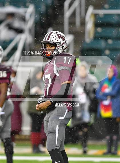 Thumbnail 1 in Round Rock vs. The Woodlands (UIL 6A Quarterfinal) photogallery.