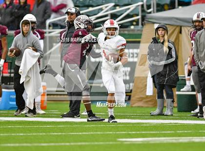Thumbnail 1 in Round Rock vs. The Woodlands (UIL 6A Quarterfinal) photogallery.
