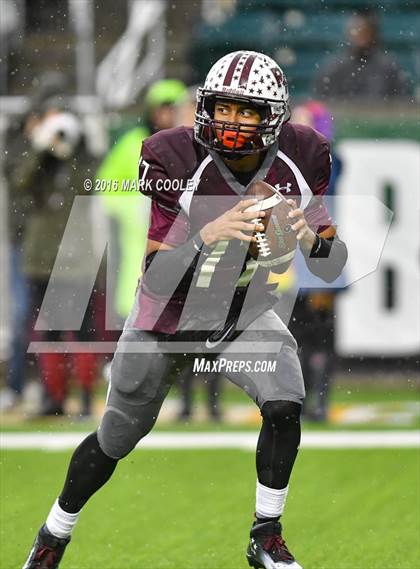 Thumbnail 3 in Round Rock vs. The Woodlands (UIL 6A Quarterfinal) photogallery.