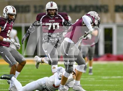 Thumbnail 3 in Round Rock vs. The Woodlands (UIL 6A Quarterfinal) photogallery.