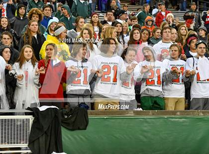 Thumbnail 2 in Round Rock vs. The Woodlands (UIL 6A Quarterfinal) photogallery.