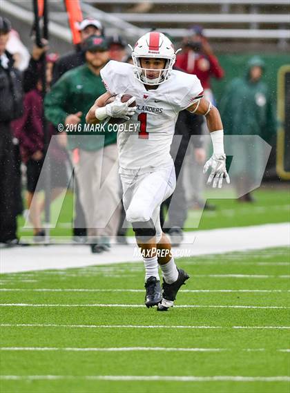 Thumbnail 3 in Round Rock vs. The Woodlands (UIL 6A Quarterfinal) photogallery.