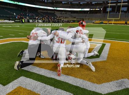 Thumbnail 1 in Round Rock vs. The Woodlands (UIL 6A Quarterfinal) photogallery.
