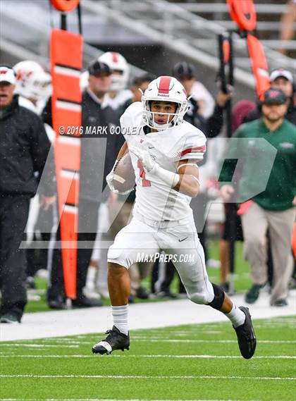 Thumbnail 2 in Round Rock vs. The Woodlands (UIL 6A Quarterfinal) photogallery.