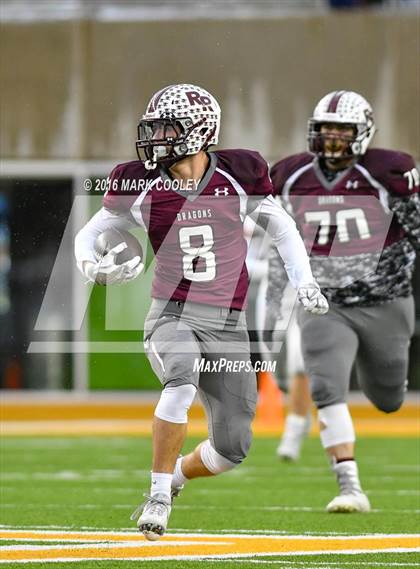 Thumbnail 2 in Round Rock vs. The Woodlands (UIL 6A Quarterfinal) photogallery.