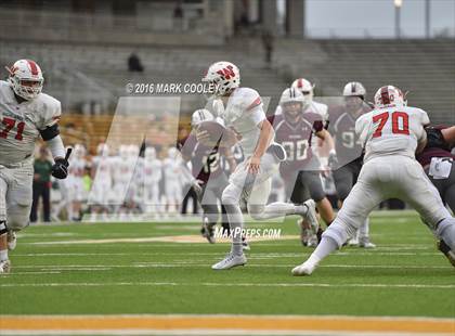 Thumbnail 2 in Round Rock vs. The Woodlands (UIL 6A Quarterfinal) photogallery.