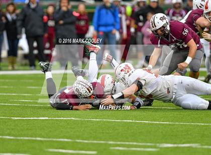 Thumbnail 1 in Round Rock vs. The Woodlands (UIL 6A Quarterfinal) photogallery.