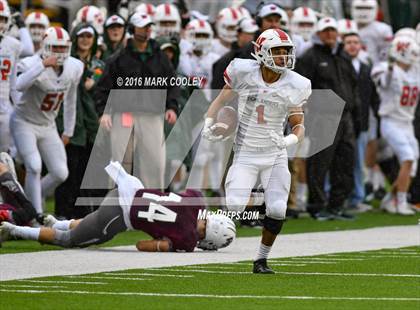 Thumbnail 2 in Round Rock vs. The Woodlands (UIL 6A Quarterfinal) photogallery.