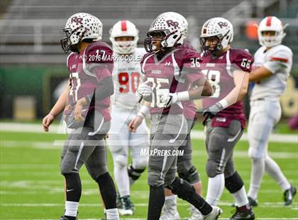 Thumbnail 1 in Round Rock vs. The Woodlands (UIL 6A Quarterfinal) photogallery.