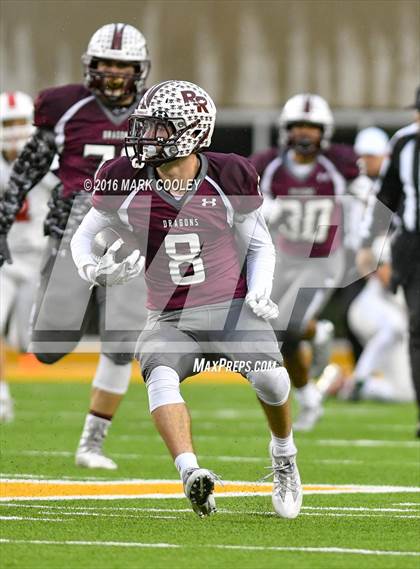 Thumbnail 3 in Round Rock vs. The Woodlands (UIL 6A Quarterfinal) photogallery.
