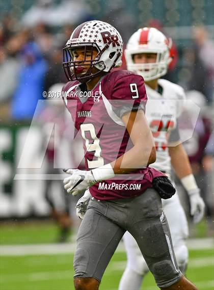 Thumbnail 1 in Round Rock vs. The Woodlands (UIL 6A Quarterfinal) photogallery.