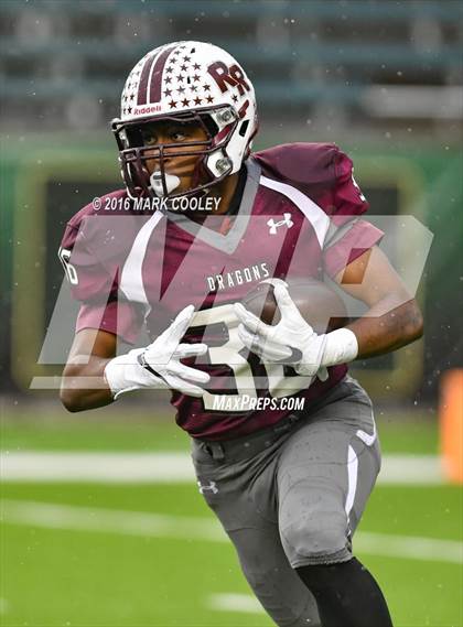 Thumbnail 2 in Round Rock vs. The Woodlands (UIL 6A Quarterfinal) photogallery.